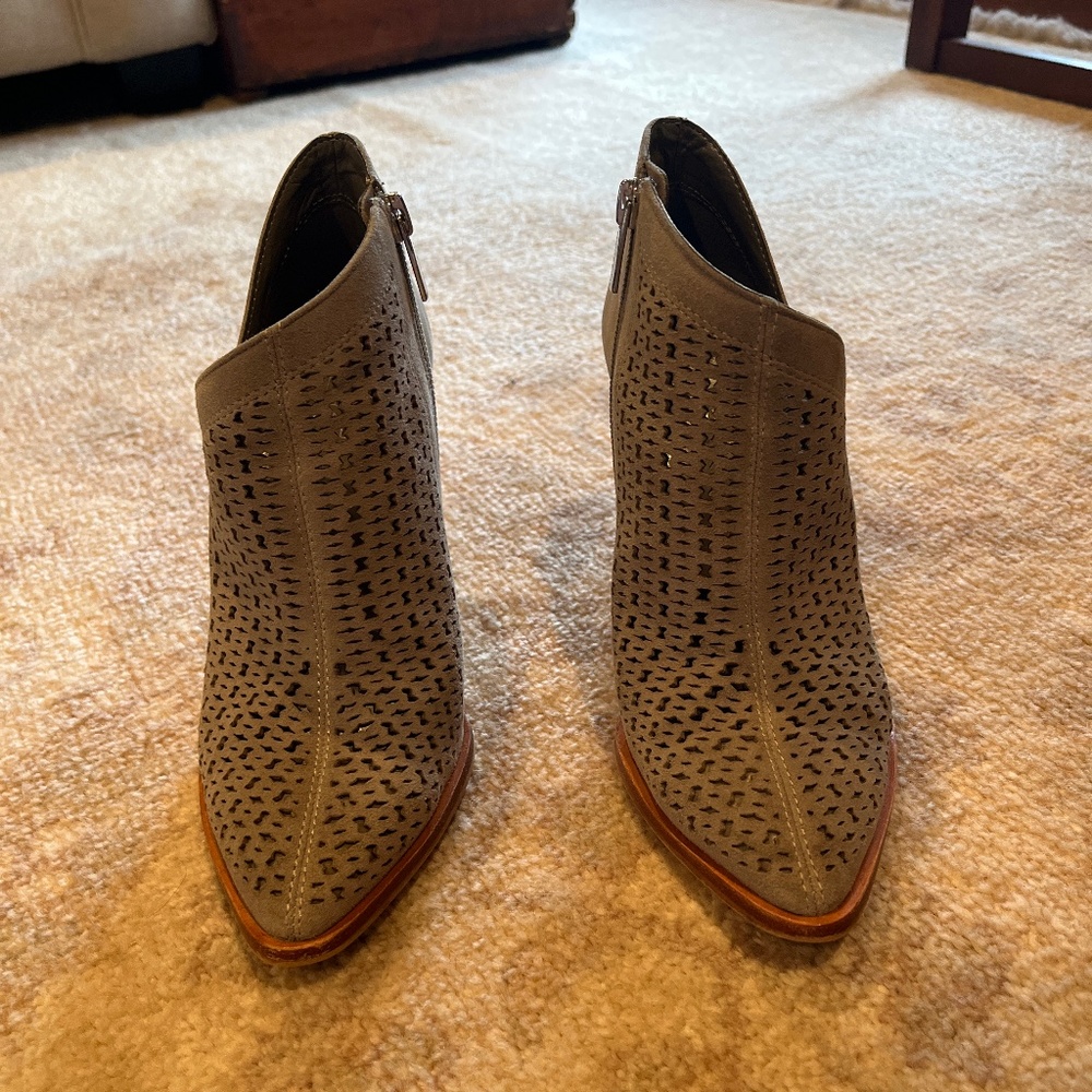 Heeled booties